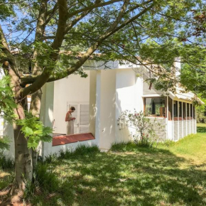 70s Beach villa with garden at 400m from the beach